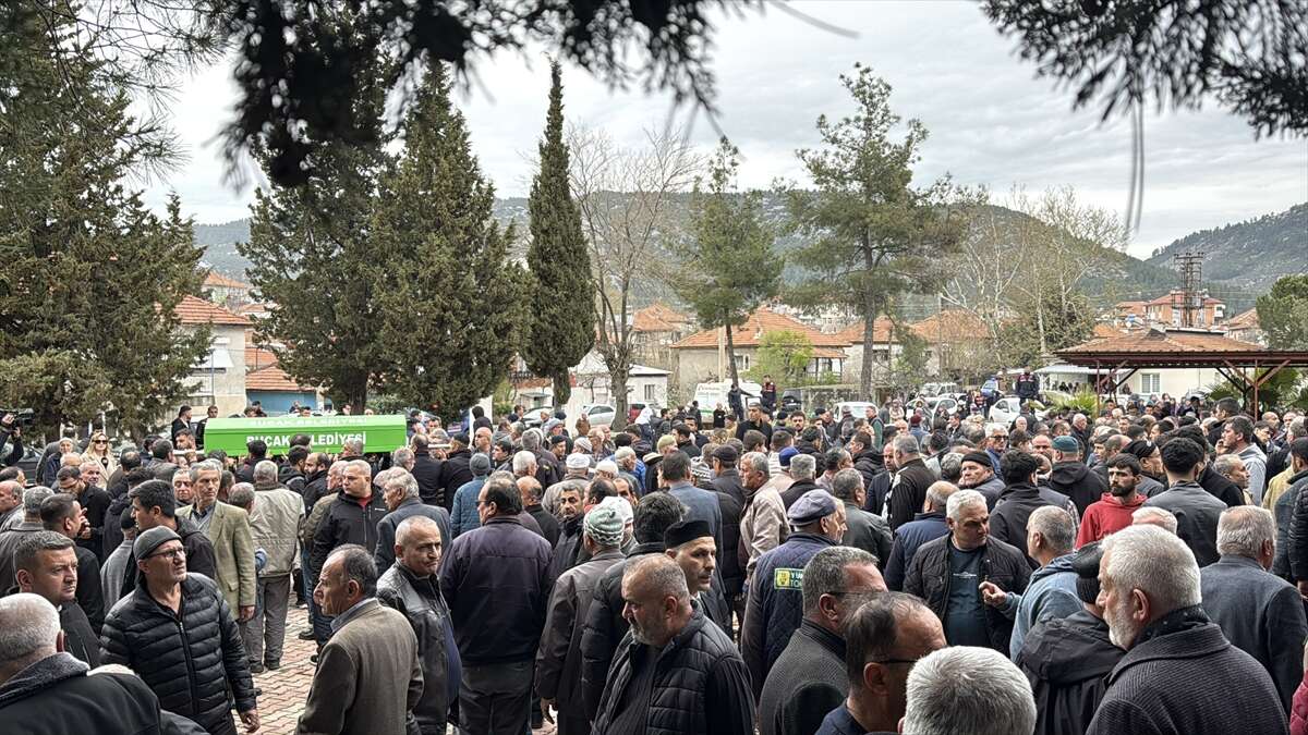 Ekmek parası peşindeyken kaza kurbanı olan 7 kişiye yürek yakan veda 1